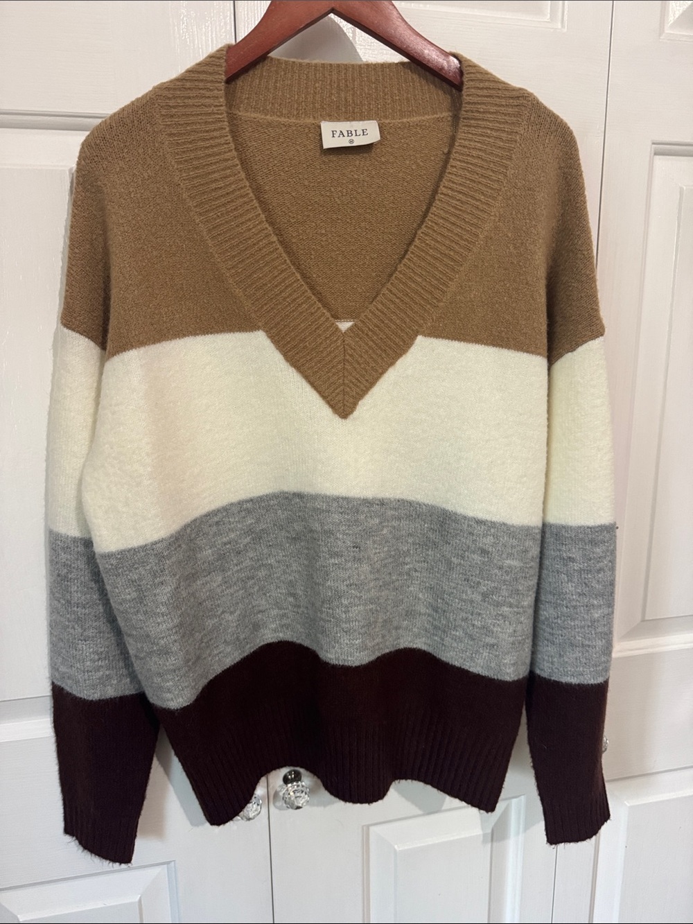Fable Striped V-Neck Sweater in Tan, Cream, Gray, Brown size Medium